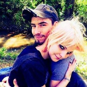 Meet your Posher, Caitlin